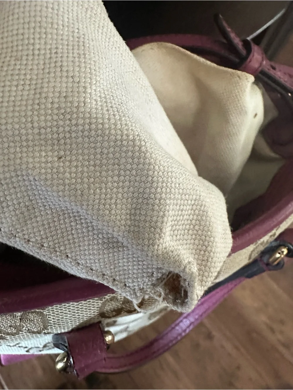 Authentic Gucci Beige GG Canvas Tote crossbody with Fuchsia Leather Trim